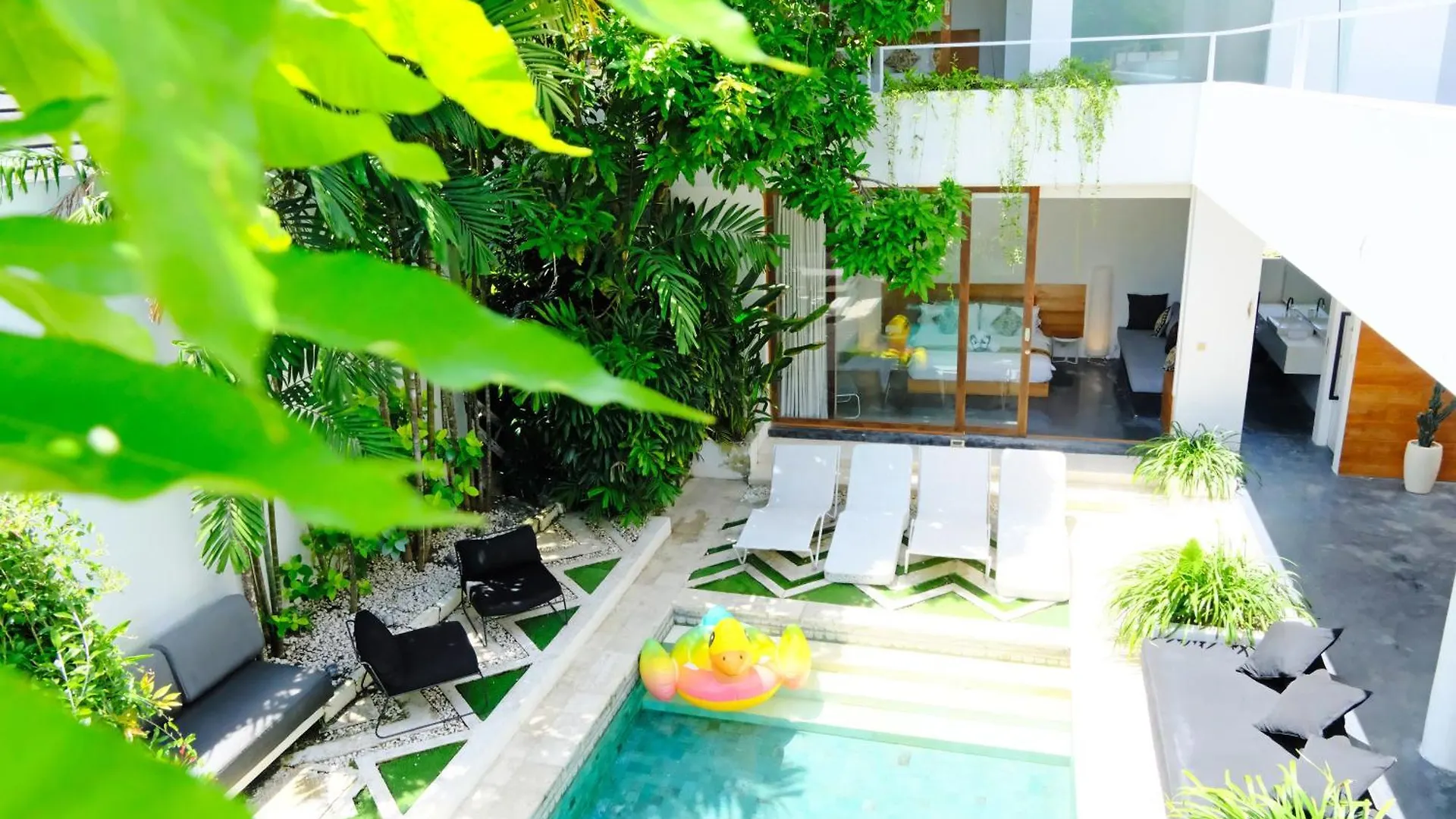 Modern & Central 3 Bedroom plus cinema Seminyak  0*, Seminyak (Bali) Indonesia