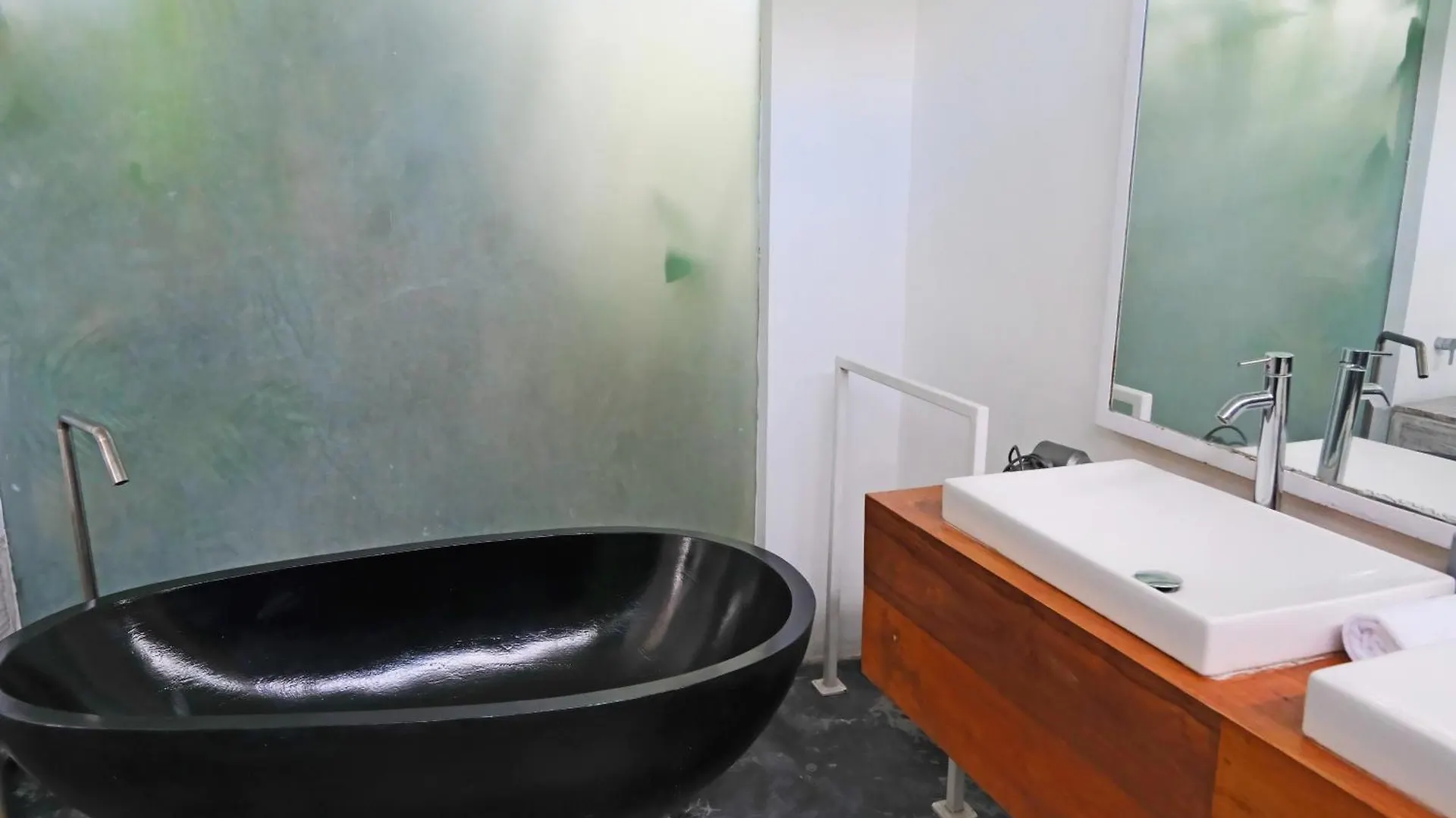 Modern & Central 3 Bedroom plus cinema Seminyak  0*, Seminyak (Bali) Indonesia