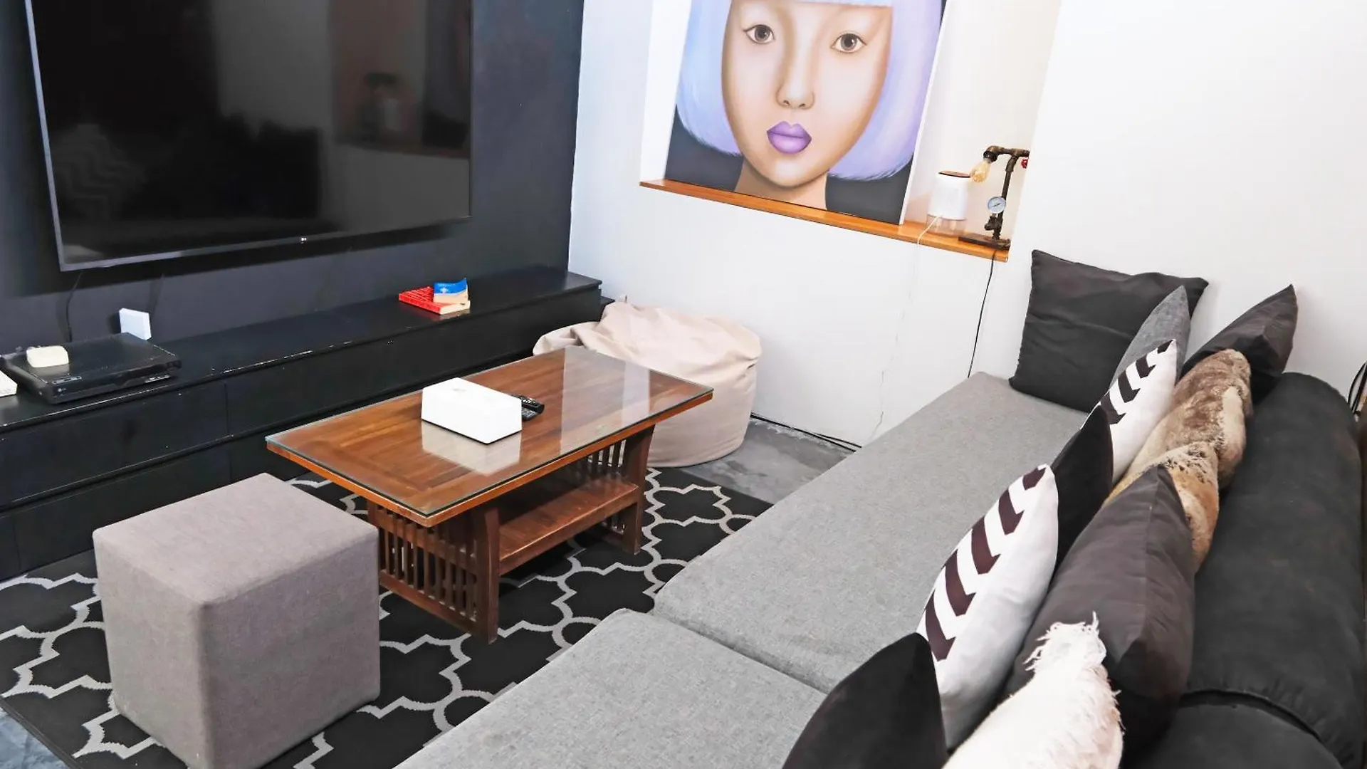 Modern & Central 3 Bedroom plus cinema Seminyak  Villa Seminyak (Bali)