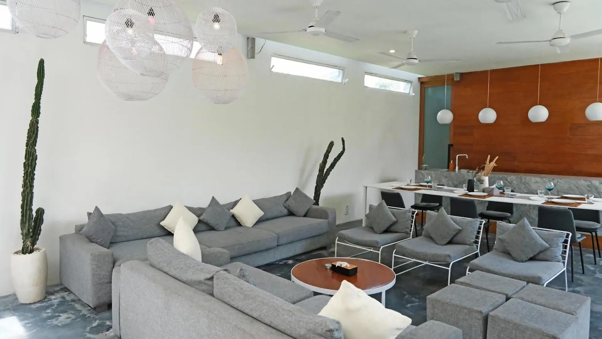 Modern & Central 3 Bedroom plus cinema Seminyak  0*, Seminyak (Bali) Indonesia
