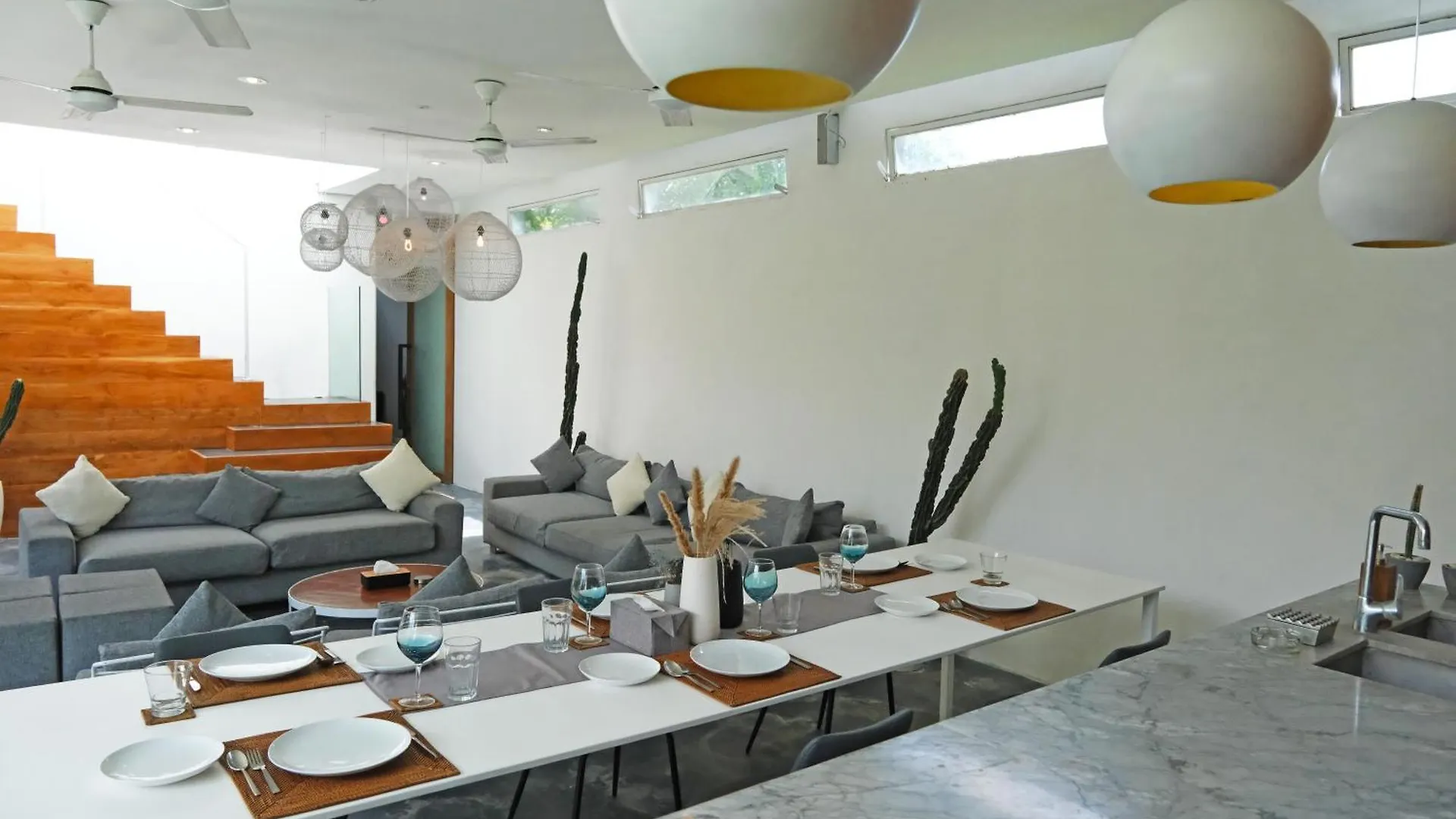 Modern & Central 3 Bedroom plus cinema Seminyak