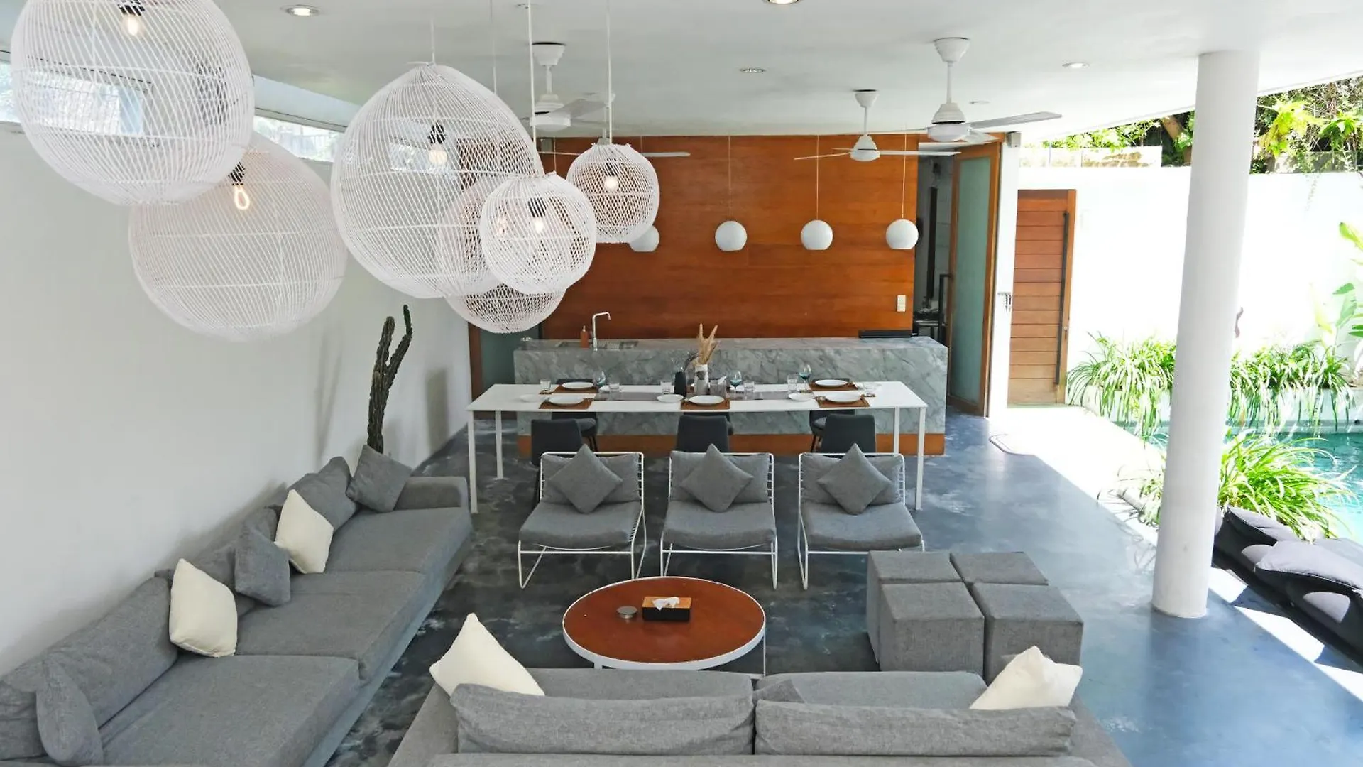 Villa Modern & Central 3 Bedroom plus cinema Seminyak  Indonesia