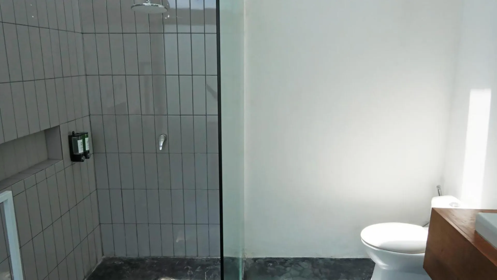 Modern & Central 3 Bedroom plus cinema Seminyak  0*, Seminyak (Bali)
