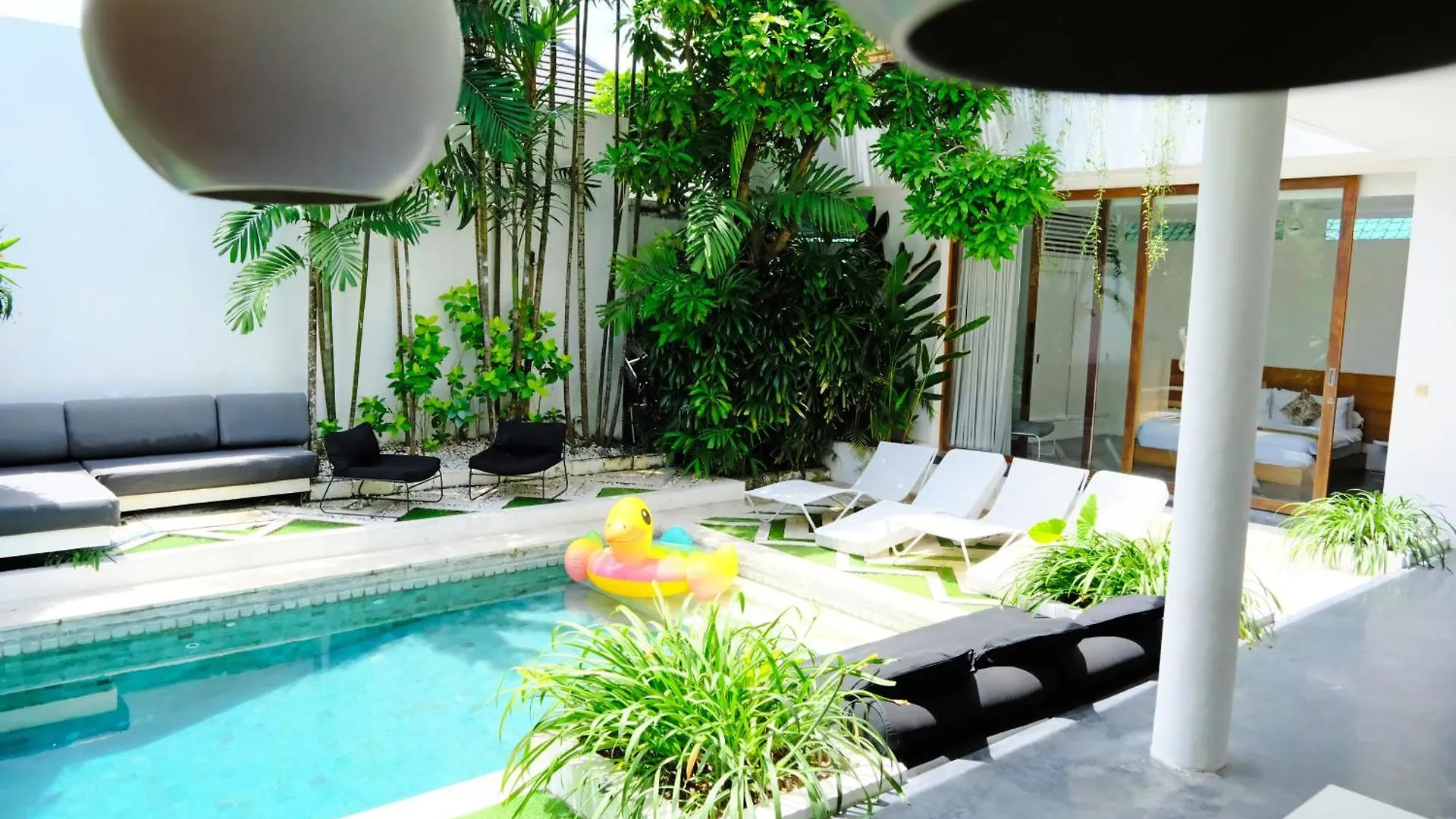 Villa Modern & Central 3 Bedroom plus cinema Seminyak