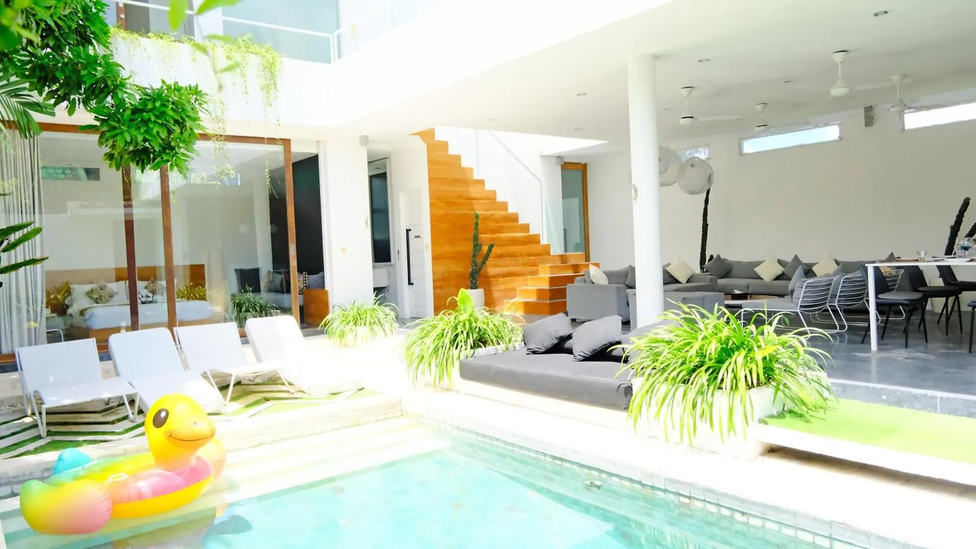 Modern & Central 3 Bedroom plus cinema Seminyak  Indonesia