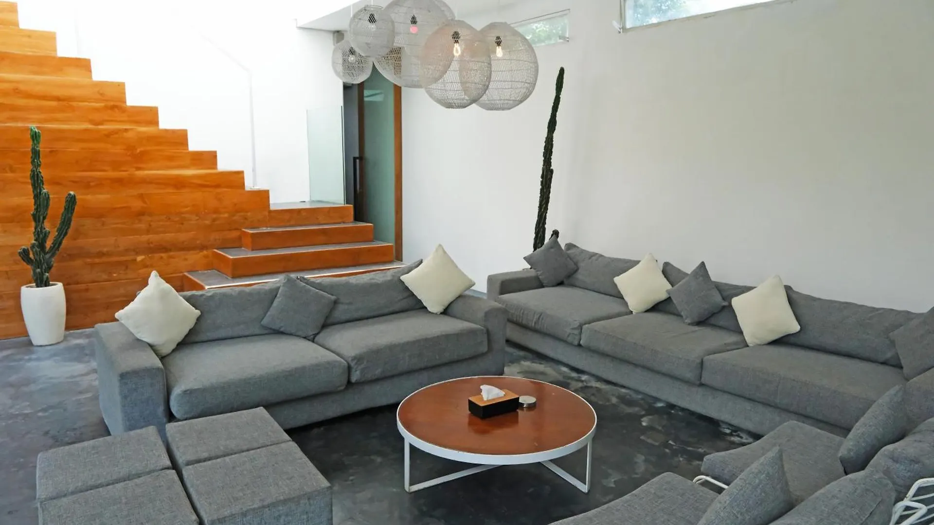 Villa Modern & Central 3 Bedroom plus cinema Seminyak