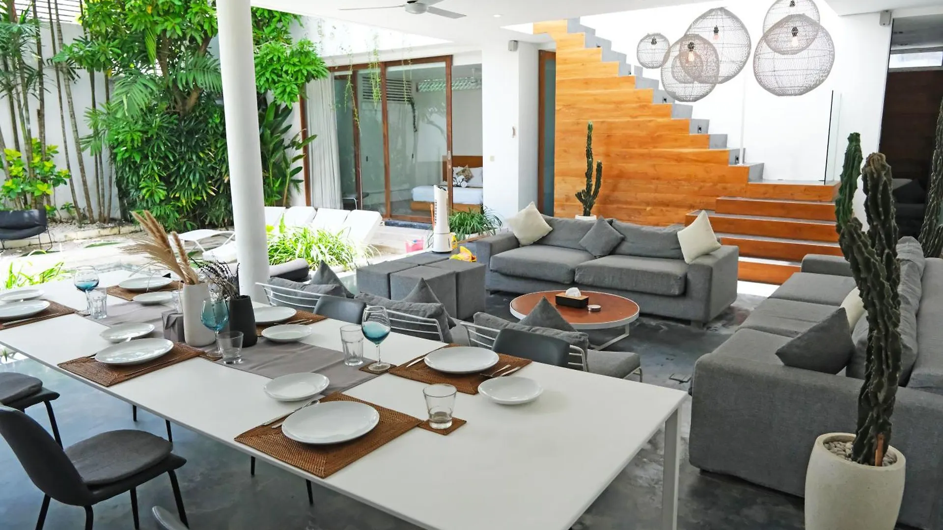 Modern & Central 3 Bedroom plus cinema Seminyak  Villa