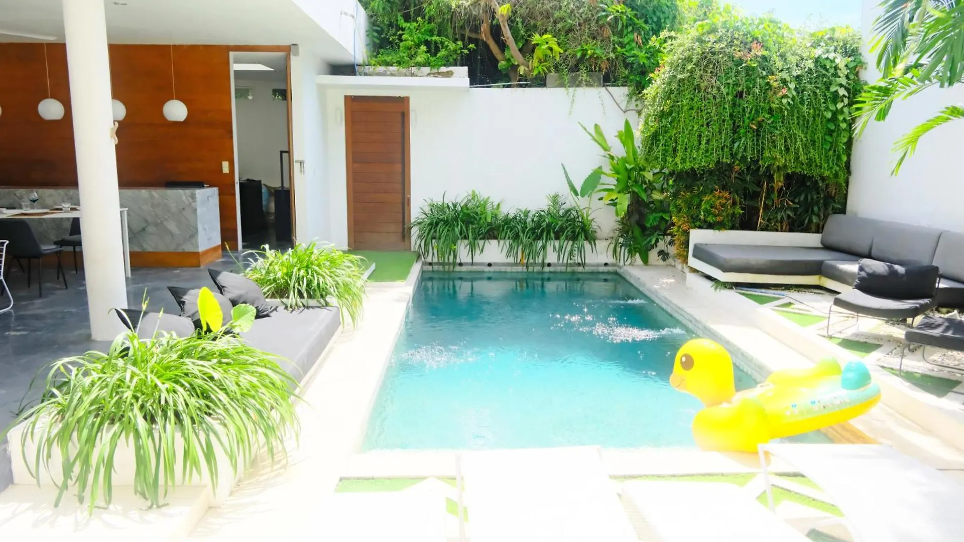 Modern & Central 3 Bedroom plus cinema Seminyak  Indonesia