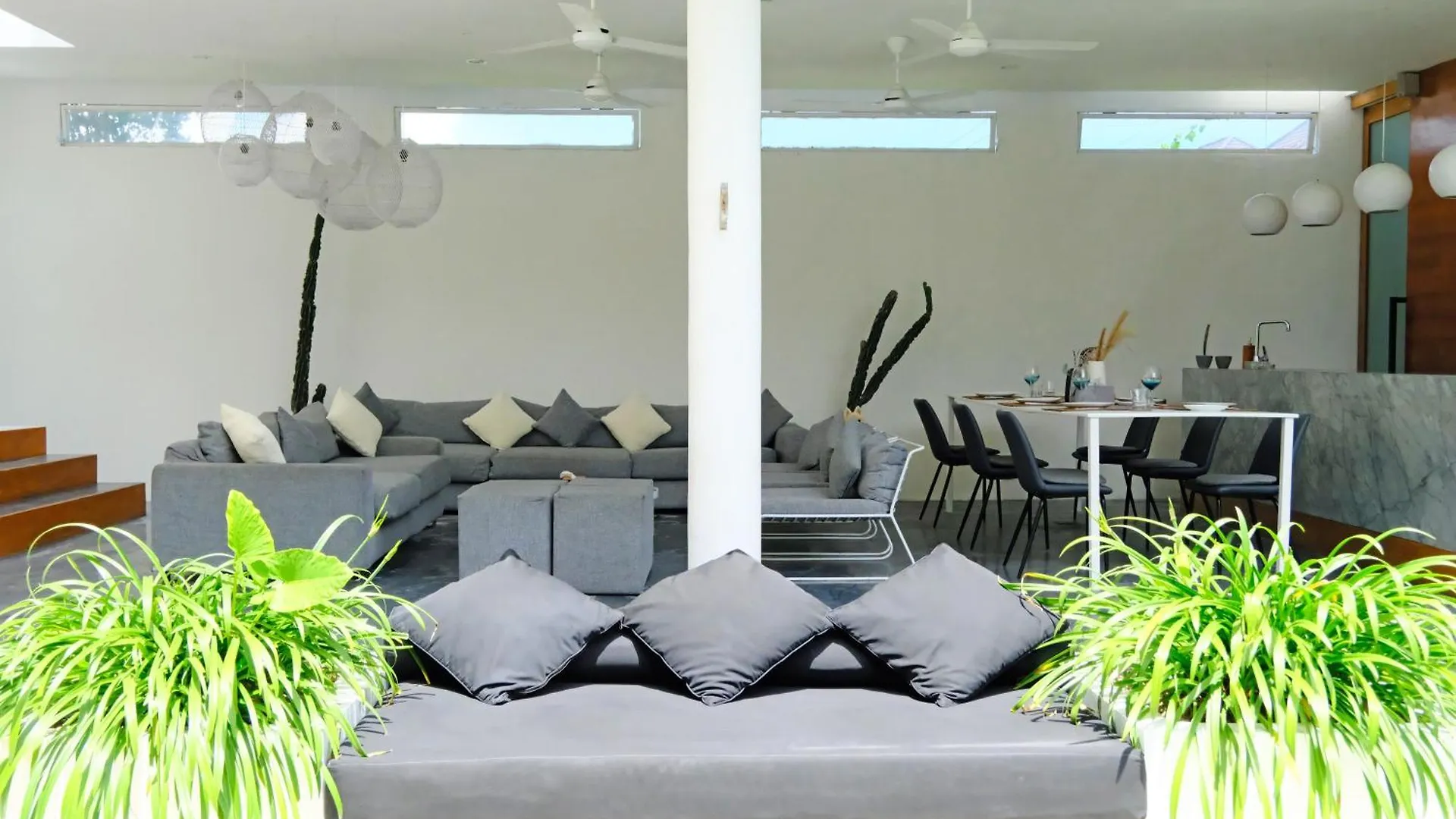 Modern & Central 3 Bedroom plus cinema Seminyak  0*, Seminyak (Bali) Indonesia