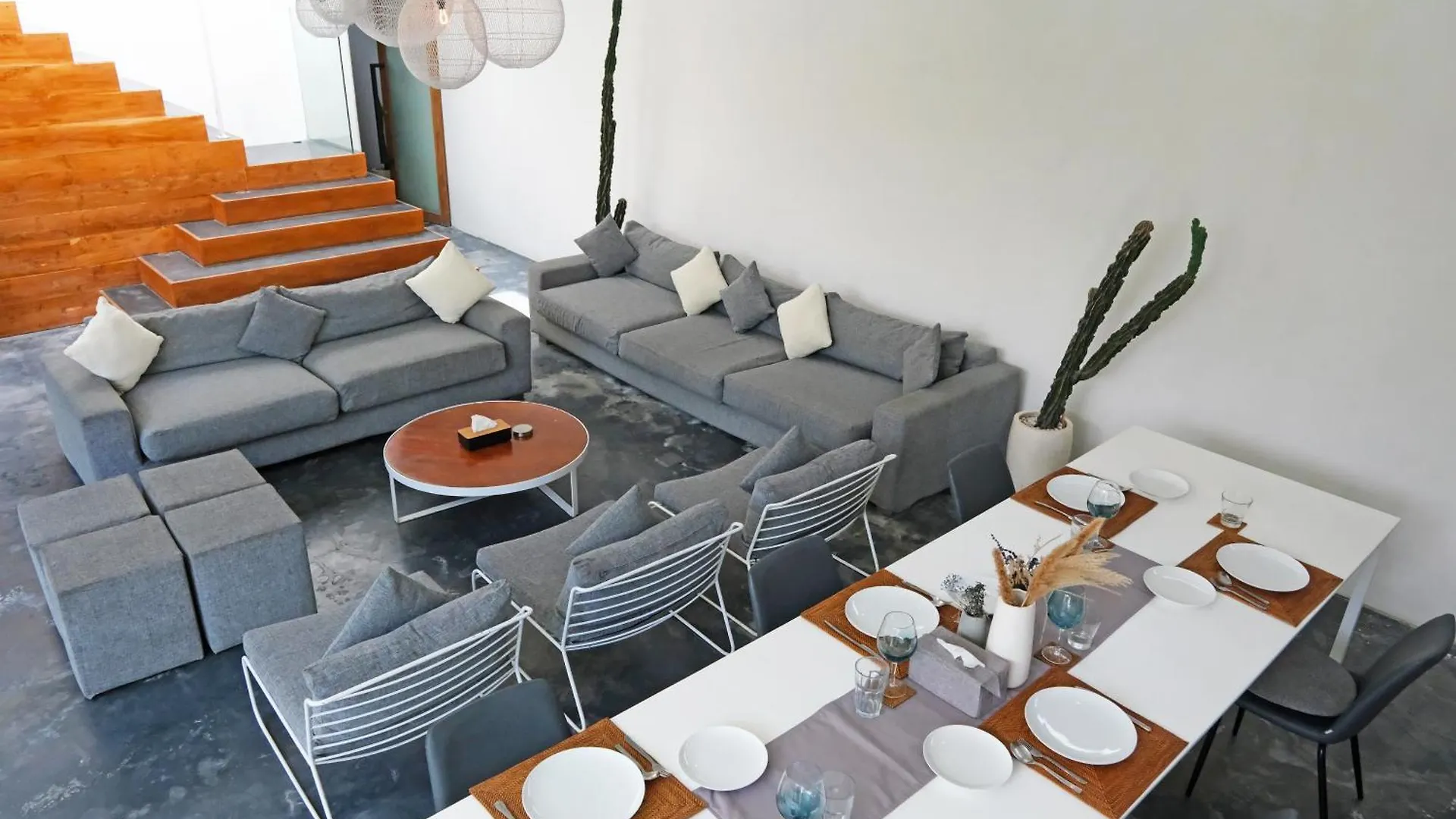 Modern & Central 3 Bedroom plus cinema Seminyak  0*, Seminyak (Bali)