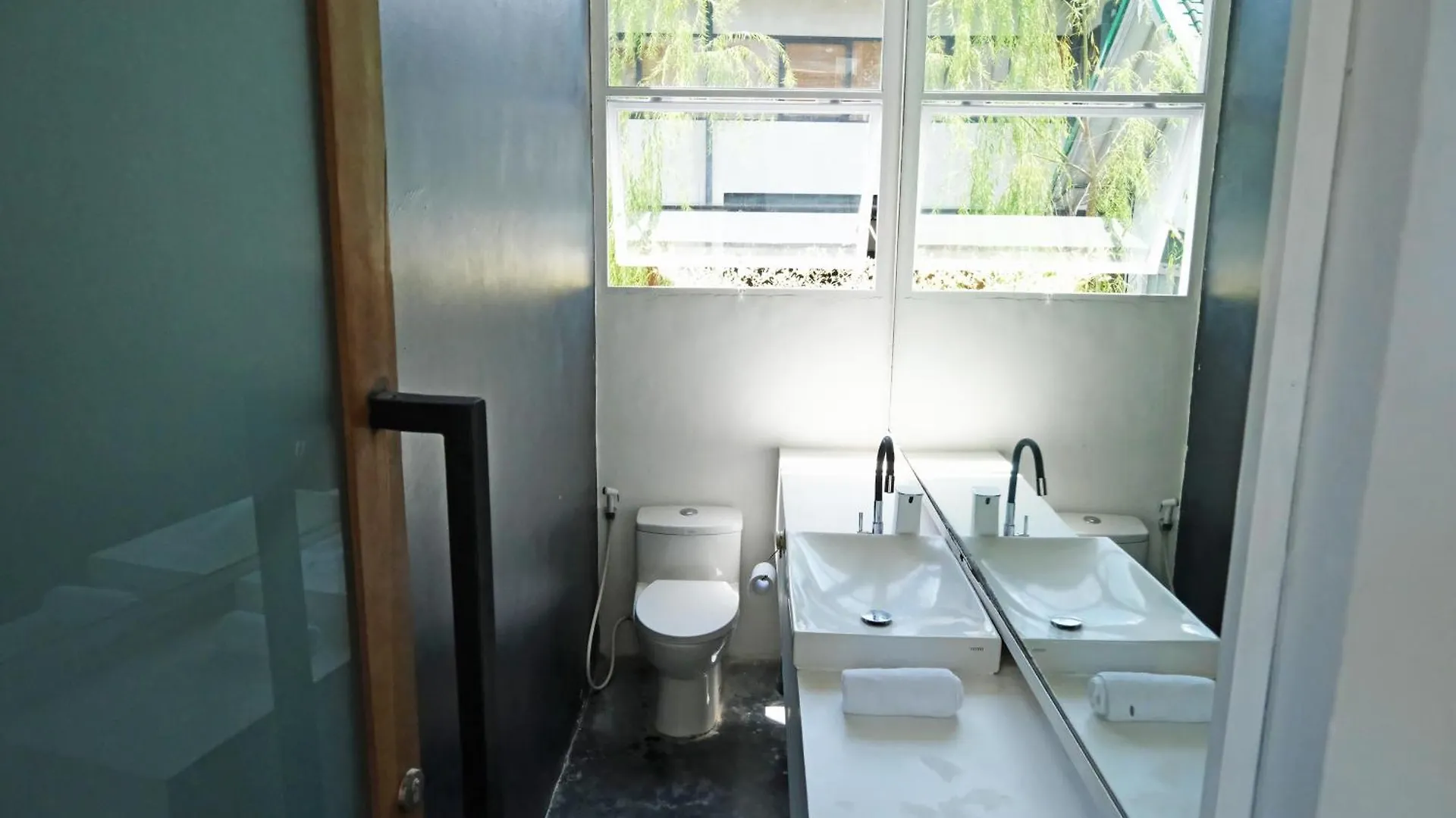 Modern & Central 3 Bedroom plus cinema Seminyak  Villa Seminyak (Bali)