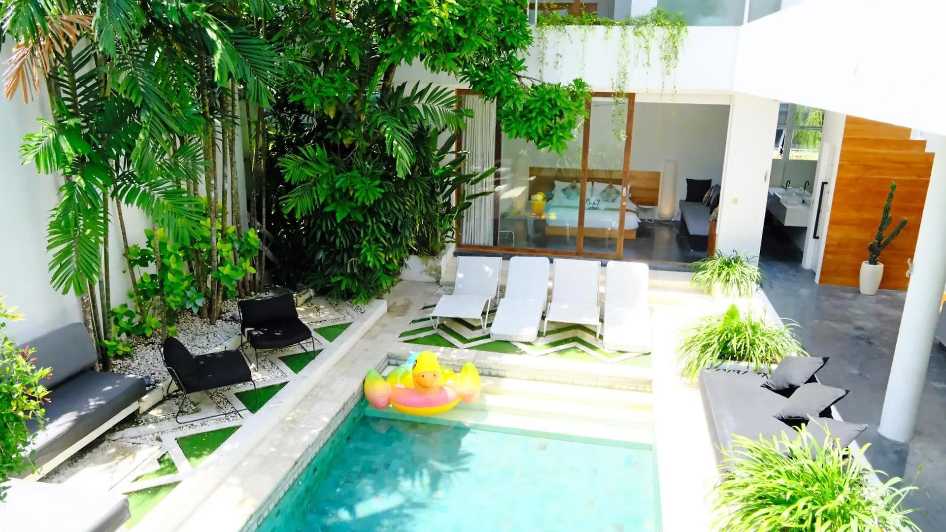 Villa Modern & Central 3 Bedroom plus cinema Seminyak  Indonesia